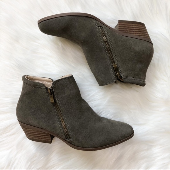 Apri Shoes - Apri Olive Green Booties NWOT